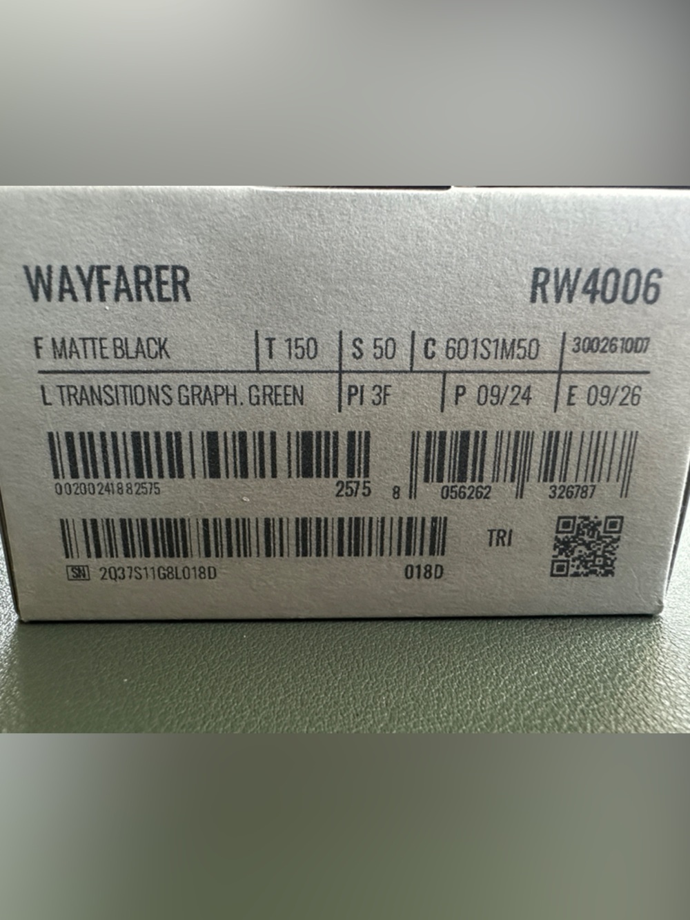 Ray-Ban Matte Black Frames with Green-Tinted Lenses - Picture 8 of 9